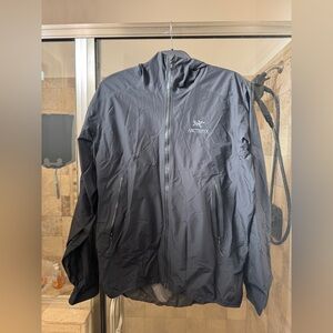 Arc'teryx Men's Dark Gray Performance Jacket Rain Shell